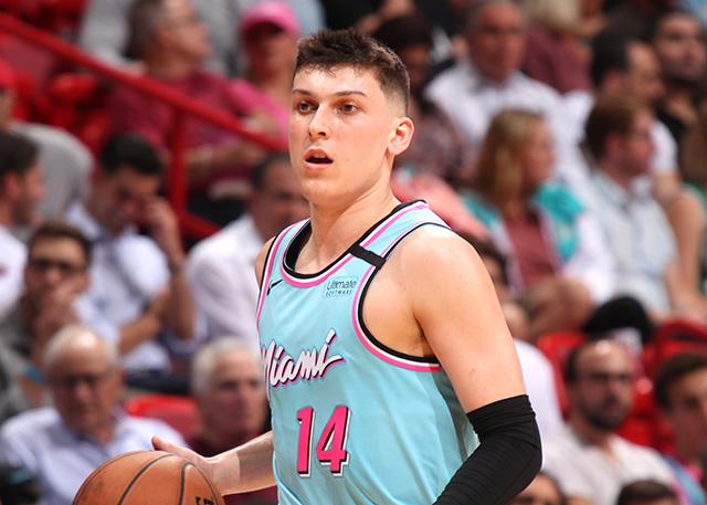 中往往伴随 中往往伴随